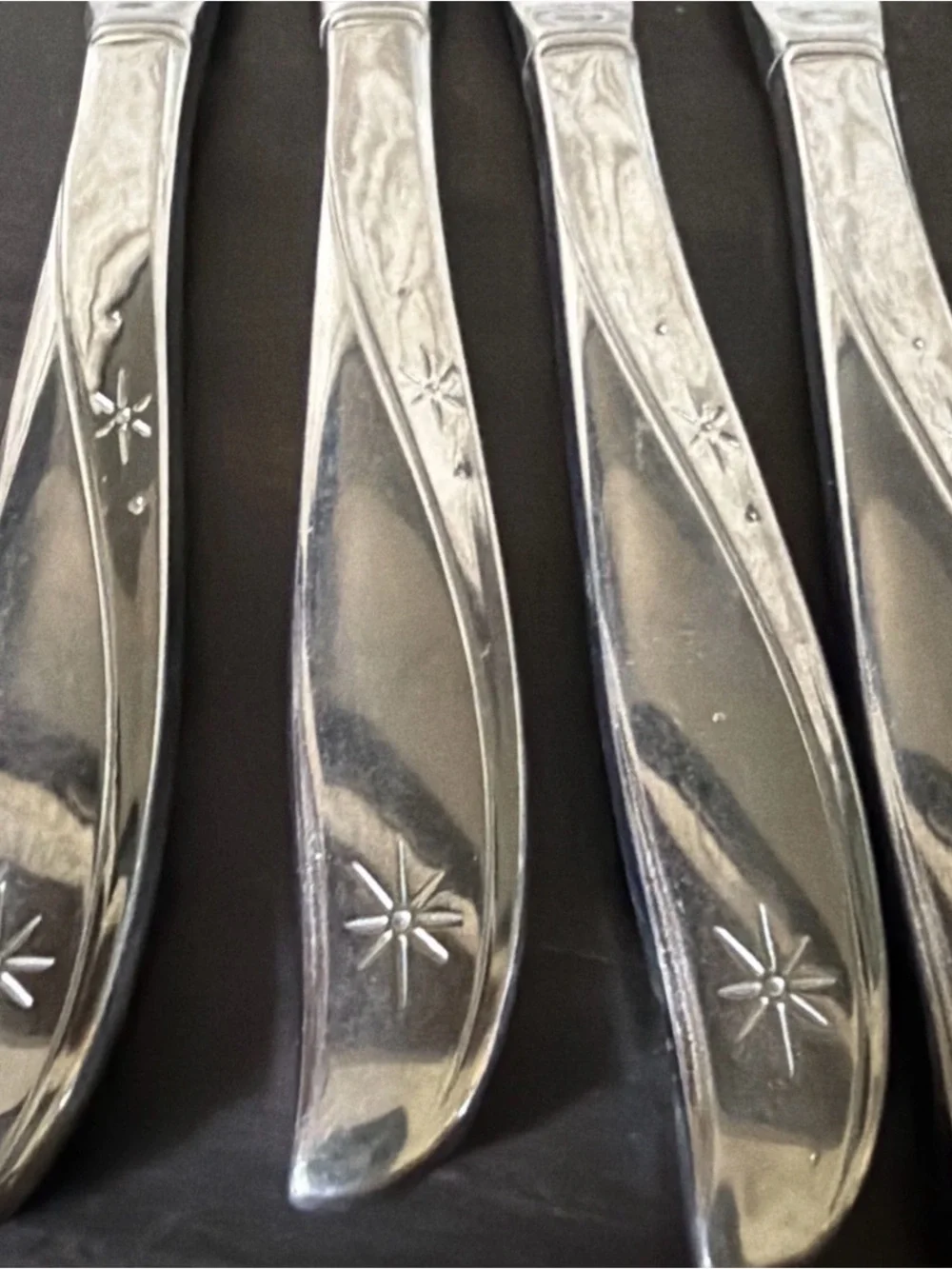 Oneida Silver Starburst Handle Butter Knife Set